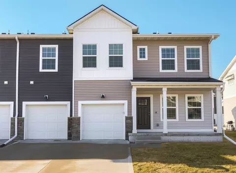 9670 Crowning Dr, West Des Moines, IA 50266