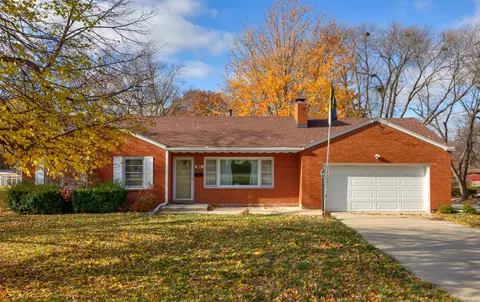 1268 70th St, Windsor Heights, IA 50324