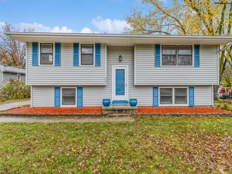 805 S Buxton St, Indianola, IA 50125