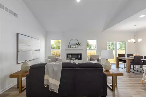 65 NW Rolling Cir, Waukee, IA 50263