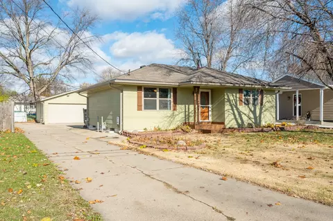 4028 E Douglas Ave, Des Moines, IA 50317