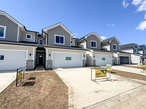6924 Poppy Ct, Johnston, IA 50131