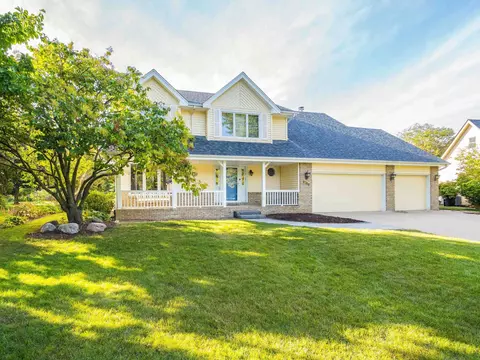 6766 Ceres Cir, Johnston, IA 50131