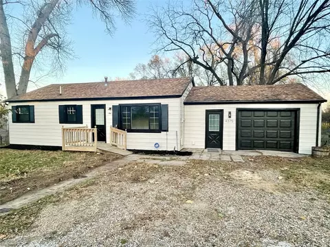 4375 NE 27th St, Des Moines, IA 50317