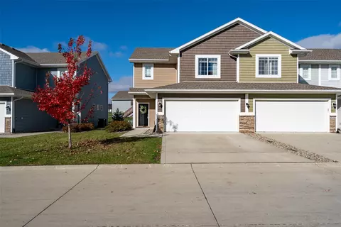 117 Sycamore Ln, Norwalk, IA 50211