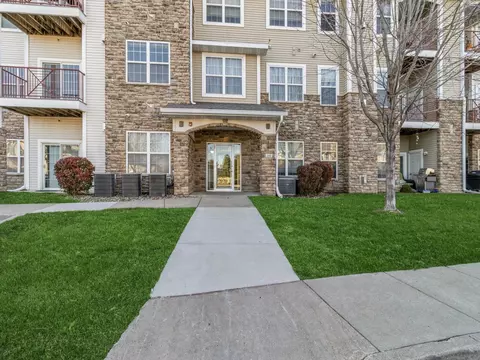 1331 SE University Ave #103, Waukee, IA 50263