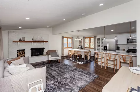 511 S Howard St, Indianola, IA 50125