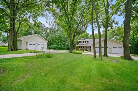 7560 NE Berwick Dr, Ankeny, IA 50021
