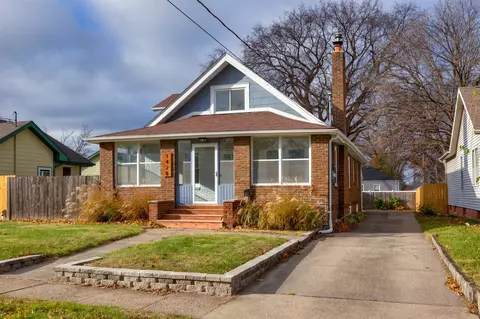 1428 56th St, Des Moines, IA 50311