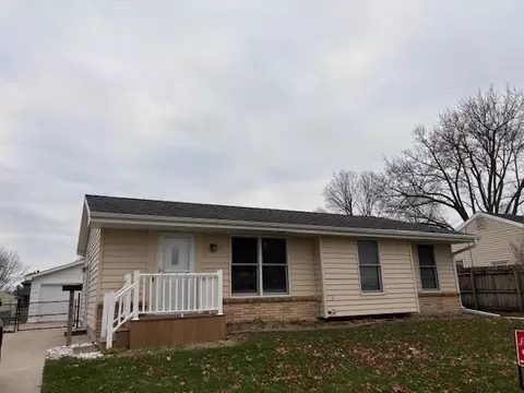 2013 N 5th Ave E, Newton, IA 50208