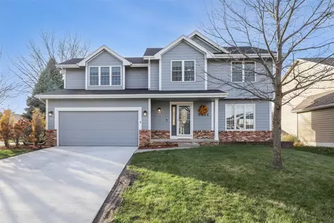 5404 NW 91st St, Johnston, IA 50131
