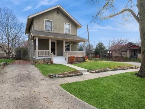 901 40th St, Des Moines, IA 50312