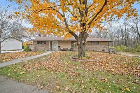 4161 Timber Ln, Des Moines, IA 50317