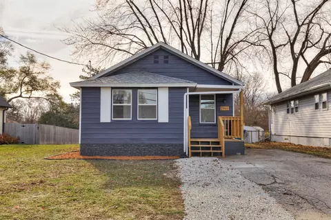 2961 E Ovid Ave, Des Moines, IA 50317