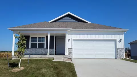 2806 Plum Dr, Norwalk, IA 50211