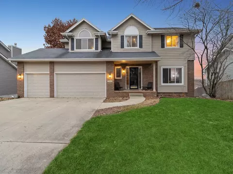 15044 Rosewood Dr, Clive, IA 50325