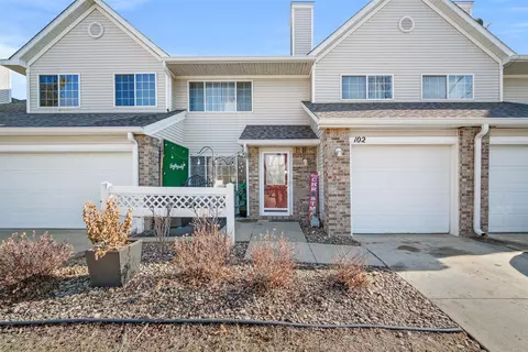 150 S Prairie View Dr #102, West Des Moines, IA 50266