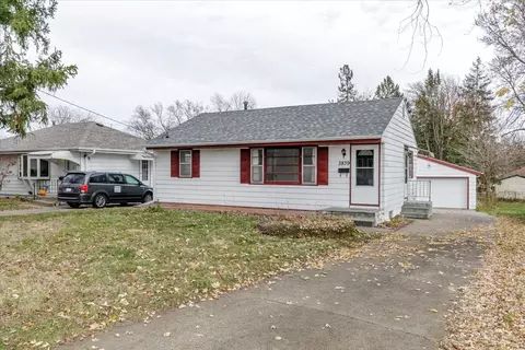3839 43rd St, Des Moines, IA 50310