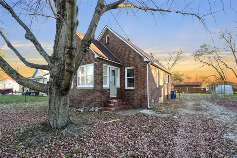 2613 Elm St, Des Moines, IA 50317