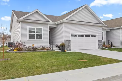 335 SE Willow Run Ln, Ankeny, IA 50021