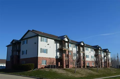 105 NW 8th St #307, Grimes, IA 50111