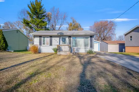 706 Phillips St, Polk City, IA 50226