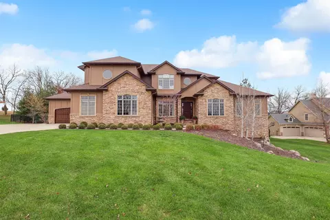 3500 Bluestem Rd, Norwalk, IA 50211