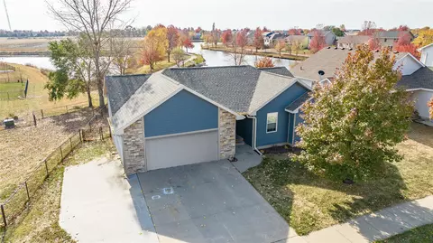410 17th St SE, Altoona, IA 50009
