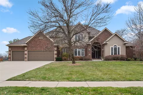 9168 NW 73rd St, Johnston, IA 50131