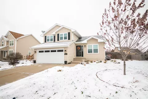 1215 10th Ave SE, Altoona, IA 50009
