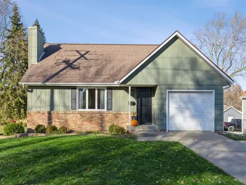 1005 W Madison St, Knoxville, IA 50138