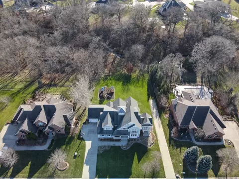 410 Painted Woods Dr, Waukee, IA 50263
