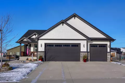 1005 NE Cypress Cir, Grimes, IA 50111