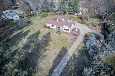 2809 Ashworth Rd, West Des Moines, IA 50265