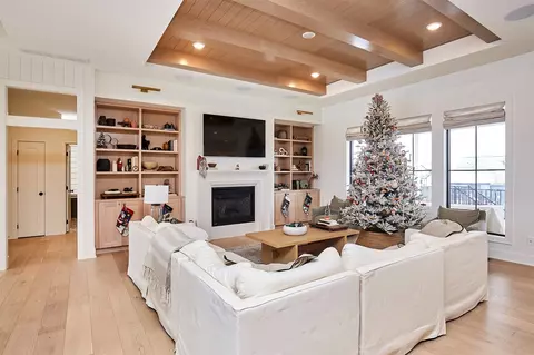 2660 Crescent Ridge Dr, Waukee, IA 50263