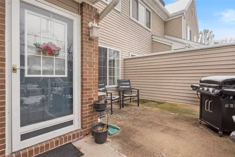 6855 Woodland Ave #1109, West Des Moines, IA 50266