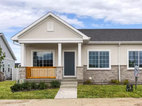 952 Sawgrass Dr, Norwalk, IA 50211