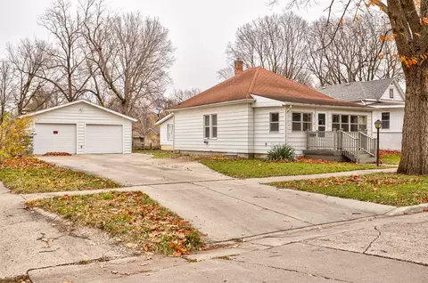 215 E 7th St, Ames, IA 50010