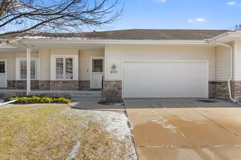 4519 79th St, Urbandale, IA 50322