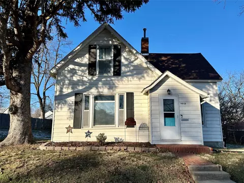 1013 E Washington St, Knoxville, IA 50138
