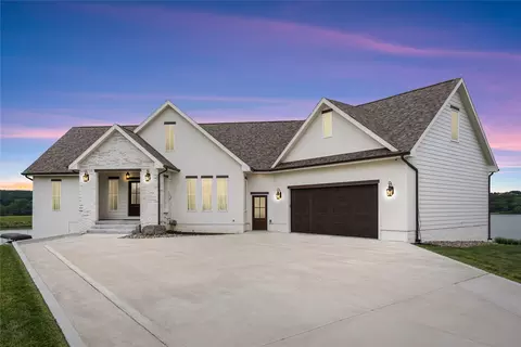 29733 Deep Water Ct, Moravia, IA 52571