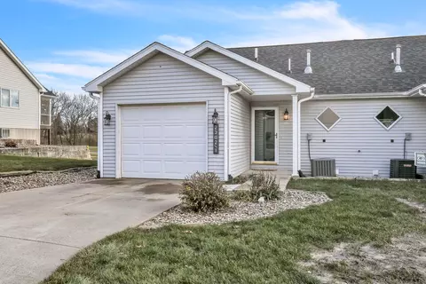 2302 Bos Landen Dr #1, Pella, IA 50219