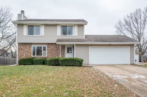 2206 4th St SW, Altoona, IA 50009