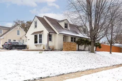 401 Valhigh Rd, West Des Moines, IA 50265