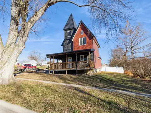 610 Park St, Tama, IA 52339