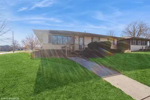 813 SE 4th St, Ankeny, IA 50021
