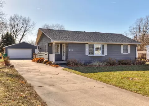 310 5th St NW, Mitchellville, IA 50169