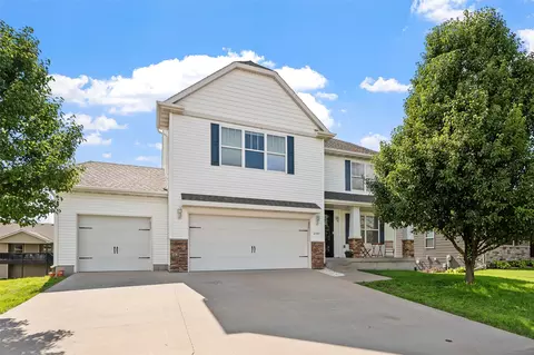 2140 SE Peachtree Dr, Waukee, IA 50263