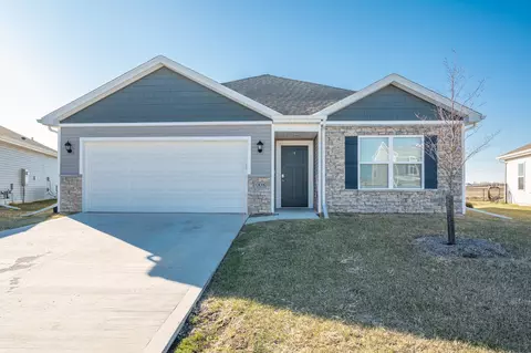 1008 35th St SW, Altoona, IA 50009