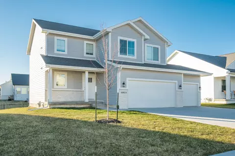 10974 Brookdale Dr, Waukee, IA 50263